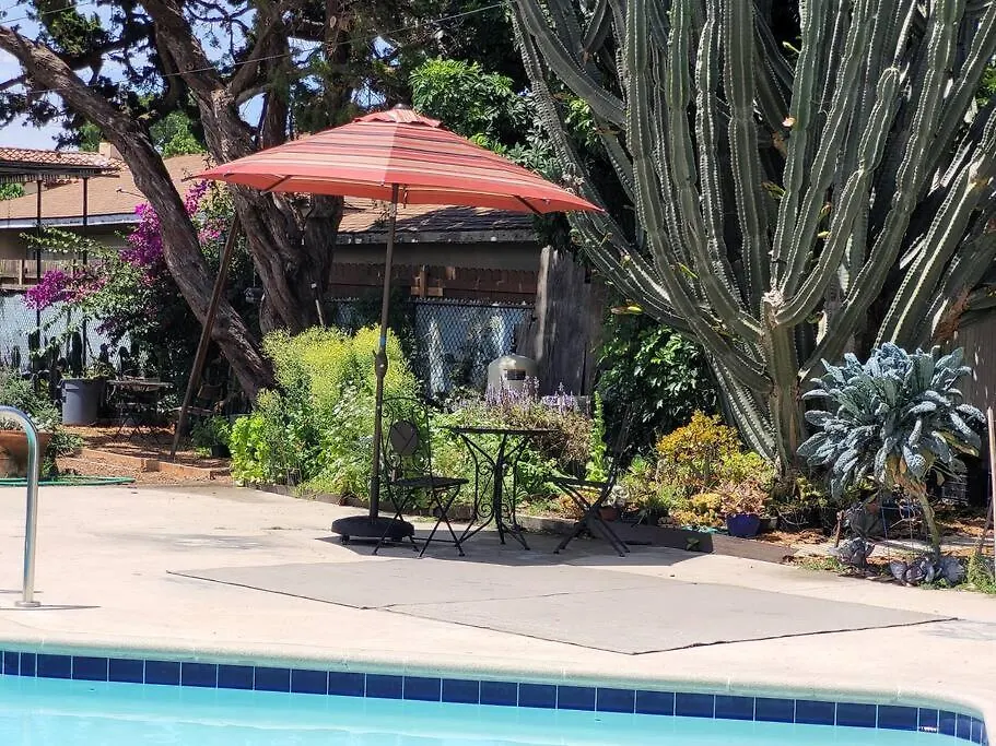 Apartment Urban Farm House +Hot Tub+Pool Long Beach
